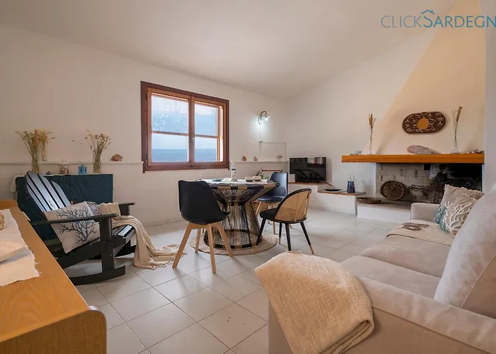Seashore Of The Marina Of Sorso, 3 Rooms, Veranda On The Sea, Garden 别墅 *