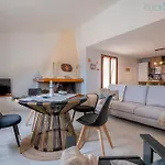 Villa Seashore Of The Marina Of Sorso, 3 Rooms, Veranda On The Sea, Garden Sorso