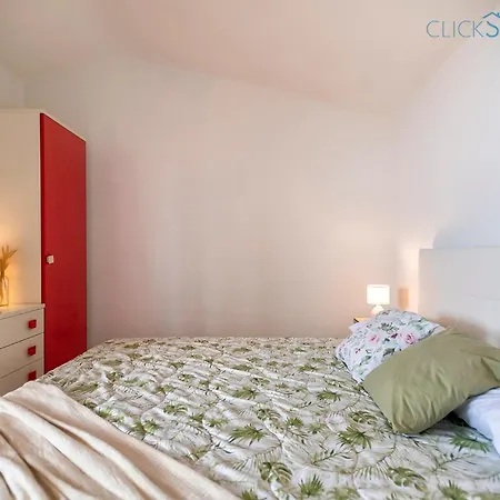 Villa Seashore Of The Marina Of Sorso, 3 Rooms, Veranda On The Sea, Garden