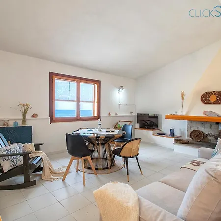 וילה Seashore Of The Marina Of Sorso, 3 Rooms, Veranda On The Sea, Garden סורסו
