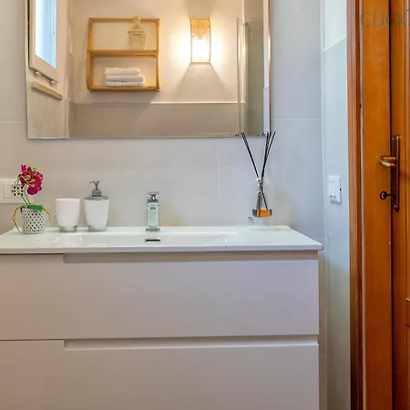 Seashore Of The Marina Of Sorso, 3 Rooms, Veranda On The Sea, Garden Villa