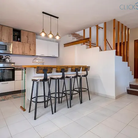 Seashore Of The Marina Of Sorso, 3 Rooms, Veranda On The Sea, Garden Villa