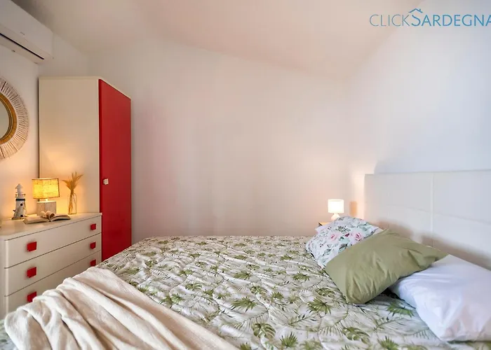 Villa Seashore Of The Marina Of Sorso, 3 Rooms, Veranda On The Sea, Garden