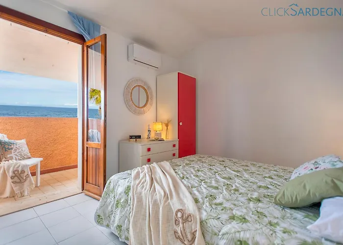 Seashore Of The Marina Of Sorso, 3 Rooms, Veranda On The Sea, Garden Sorso